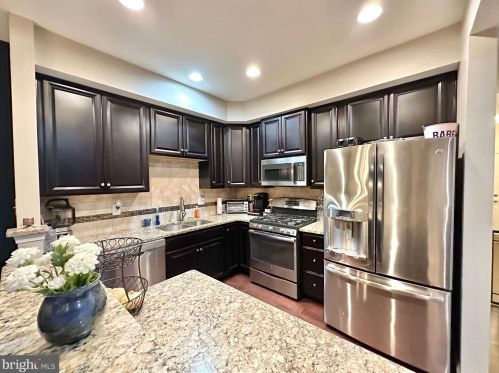 65 Sundance Dr, Trenton NJ  08619-3968 exterior