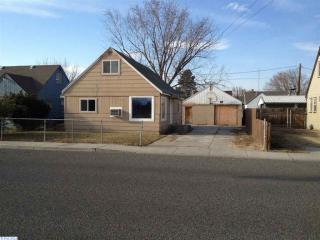 605 13th St, Sunnyside, WA 98944-1603