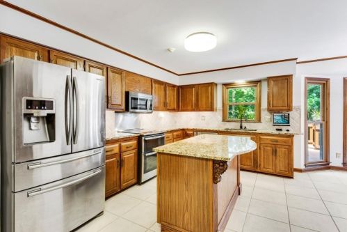 497 Guilford Cir, Marietta, GA 30068-3032