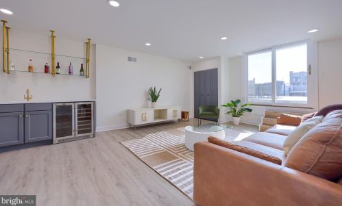 18 Walnut St, Lancaster PA  17602-4924 exterior