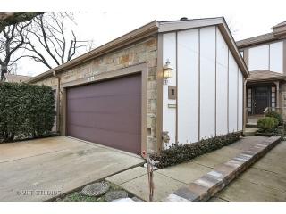 1137 Oakview Dr, Wheaton, IL 60187-3026