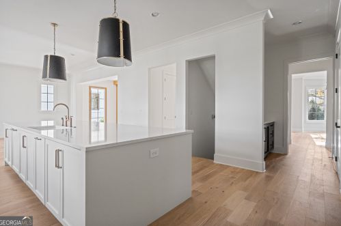 695 Moores Mill Rd, Atlanta GA  30327-0015 exterior