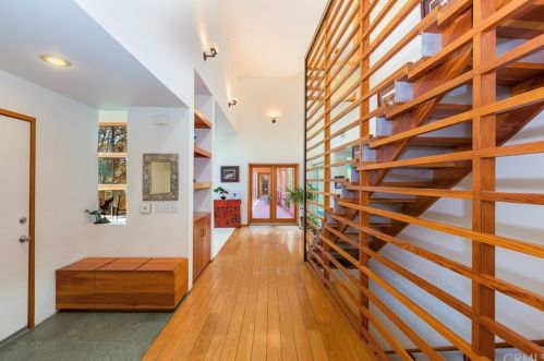 2025 Mt Vernon Ave, Riverside CA  92507-2528 exterior