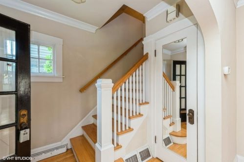 421 Hull Ct, Waukegan, IL 60085-2021