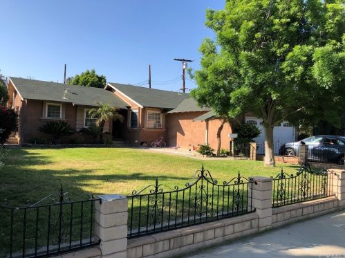 8627 Holly Ln, Riverside, CA 92504-2320