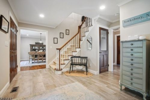 7 Honeyman Rd, Lebanon, NJ 08833-4610