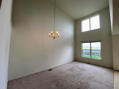 1690 Buckingham Dr, Des Plaines IL  60018-3600 exterior