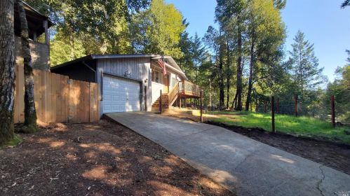 25088 Goose Cir, Willits, CA 95490-8895
