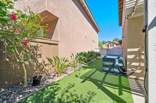 8734 Heatherwood Rd, Anaheim CA  92808-1690 exterior
