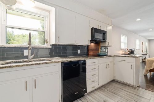 5463 Woodway Dr, Fort Worth TX  76133-2041 exterior