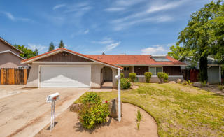 521 Polson Ave, Clovis, CA 93612-0119