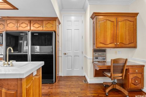 2515 Willow Hl Dr, Sandy UT 84093-1894 exterior