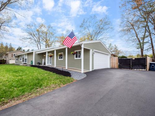 7 Wakefield Dr, Nashua, NH 03062-2109