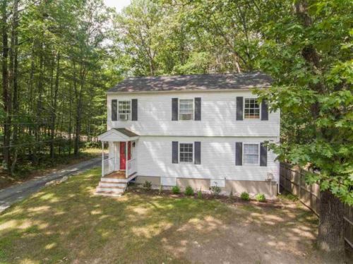 71 Broadway, Amherst, NH 03031-1814