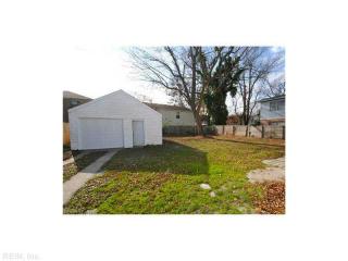 327 Ashlawn Dr, Norfolk VA  23505-1501 exterior