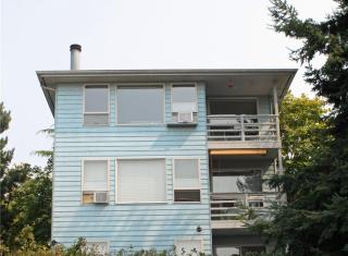 213 4th St, Kirkland, WA 98033-6614