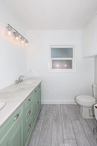 305 Palm St, Turlock CA  95380-4910 exterior