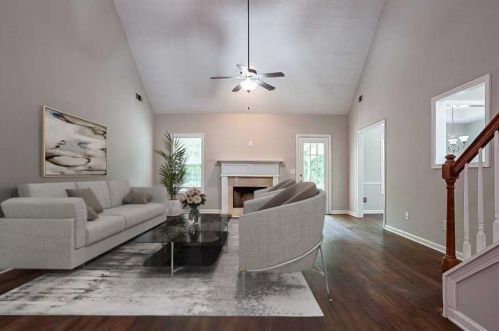 65 Valley View Dr, Porterdale, GA 30016-8515