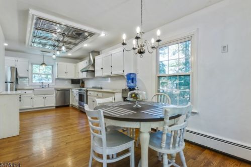 7 Kentbrook Ter, Kinnelon, NJ 07405-2215