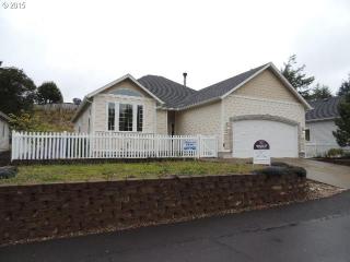 1180 Yew St, Florence, OR 97439-7642