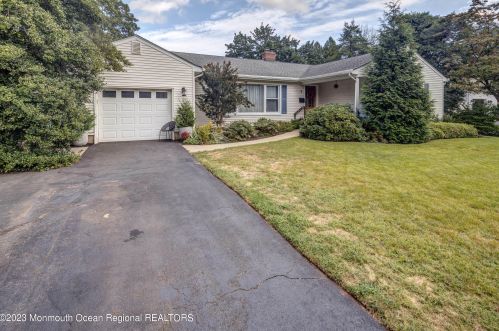 9 Rose St, Lincroft, NJ 07738-1723