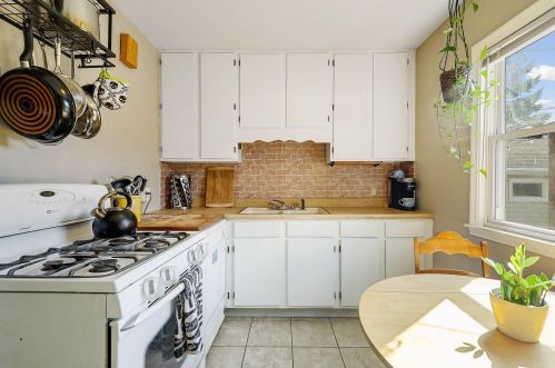 2710 2nd Ave, Saint Paul MN  55109-3320 exterior