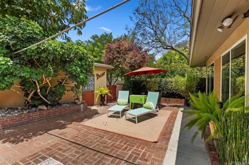 3391 Mono Dr, Riverside CA  92506-2151 exterior