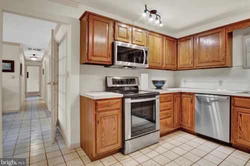 36 Cambridge Ct, Carlisle PA 17013-2733 exterior