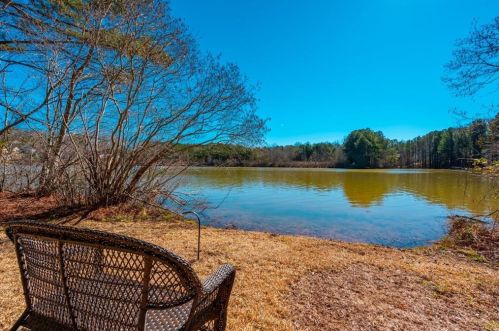 885 Shore Dr, Lithonia, GA 30058-9065