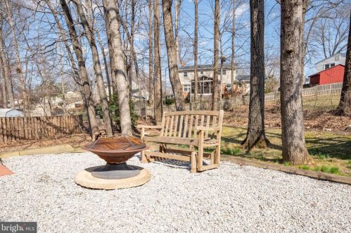 6705 Little Ann Ct, Springfield VA  22152-2629 exterior