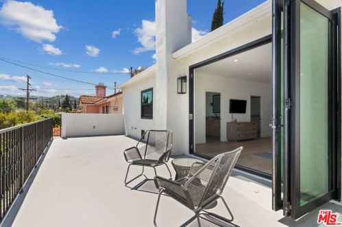 4614 Tobias Ave, Van Nuys CA  91403-2823 exterior