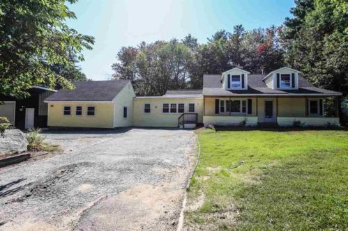 57 Pleasant St, Goffstown, NH 03045-1603
