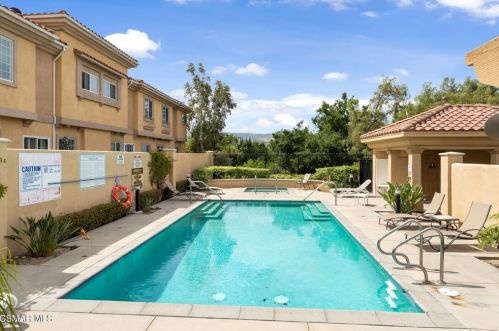 1448 Patricia Ave, Simi Valley CA 93065-7830 exterior