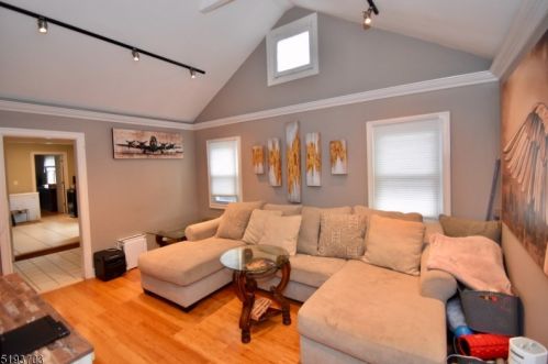 5 Cherry Trl, Parsippany, NJ 07834-1103