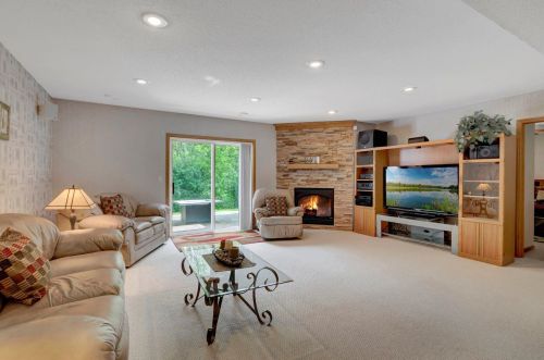 731 Heron Ave, Saint Paul MN  55128-5384 exterior