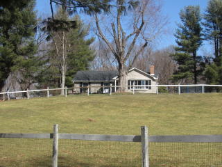 80 Willow Ave, Bloomsbury, NJ 08804-3119