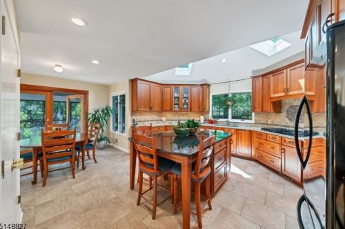 11 Maple Rd, Chatham Township, NJ 07928-1111