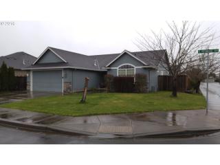 4050 Redwood Dr, Springfield OR  97478-5584 exterior