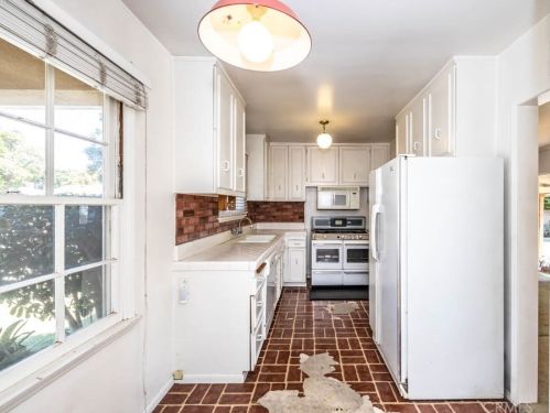 1704 Edna Dr, Santa Ana CA 92706-2424 exterior