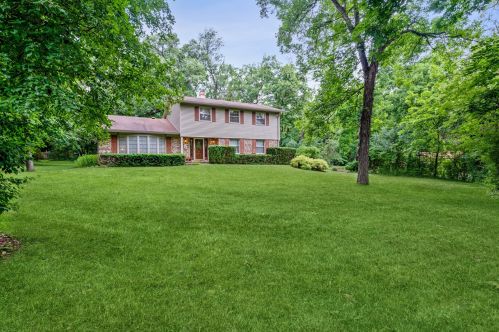 6603 Rhode Island Trl, Bull Valley, IL 60012-3164