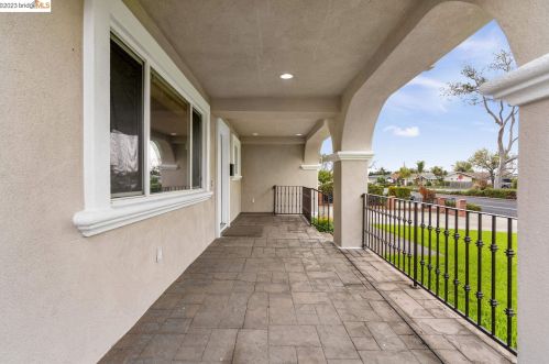25312 Calaroga Ave, Hayward, CA 94545-2504