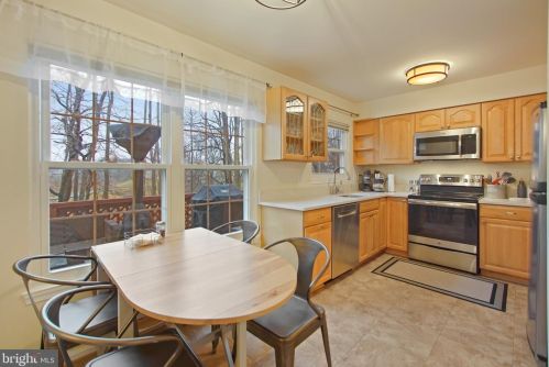 1653 Hugo Cir, Silver Spring MD  20906-5922 exterior