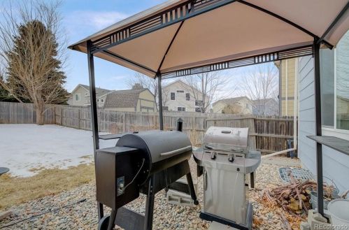 22386 Navarro Dr, Aurora CO 80013-2907 exterior