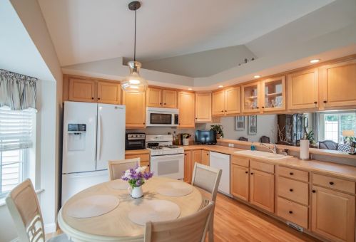 26 Cricket Hl, South Hampton, NH