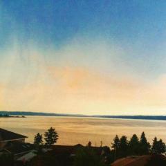 12202 Marine View Dr, Seattle, WA 98146-2452