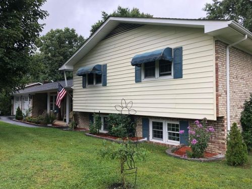 315 Millstone Dr, Beckley, WV 25801-9544