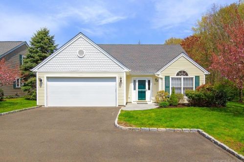 76 Village Ct, Wilton, CT 06897-4547