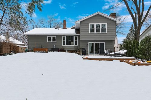 4399 Country Trl, Gurnee, IL 60031-3459