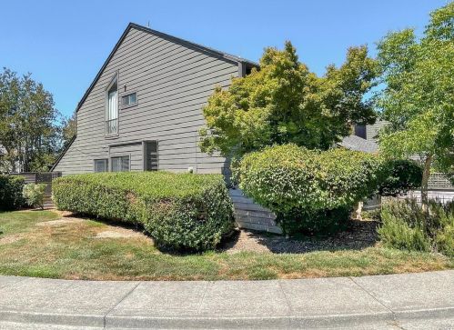 8340 Valley View Ct, Sebastopol, CA 95472-3147