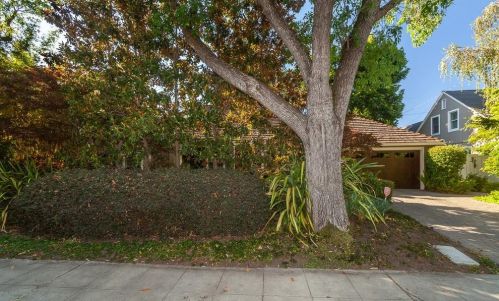 1069 Country Club Blvd, Stockton, CA 95204-5007